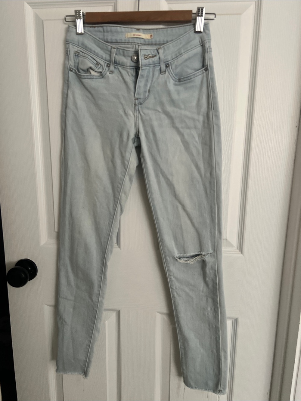 Levi's Light Blue Skinny Jeans with Distressed Knee